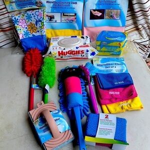 Cleaning Bundle NWT Animal Dusters Microfiber Cloths Household Extendable